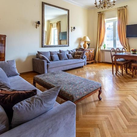 Apartament Luster I Obrazow Varsavia Esterno foto
