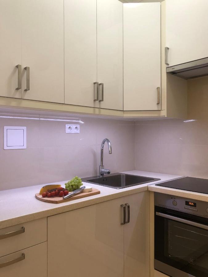 Apartament Luster I Obrazow Varsavia Esterno foto