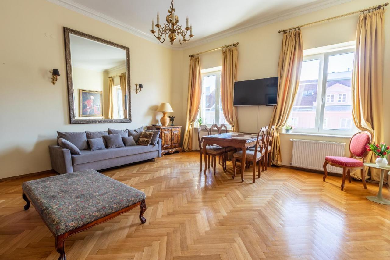 Apartament Luster I Obrazow Varsavia Esterno foto