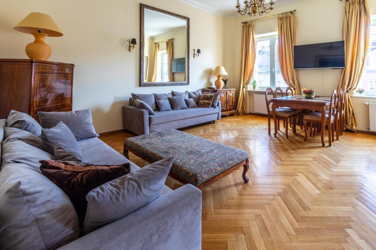 Apartament Luster I Obrazow Varsavia Esterno foto