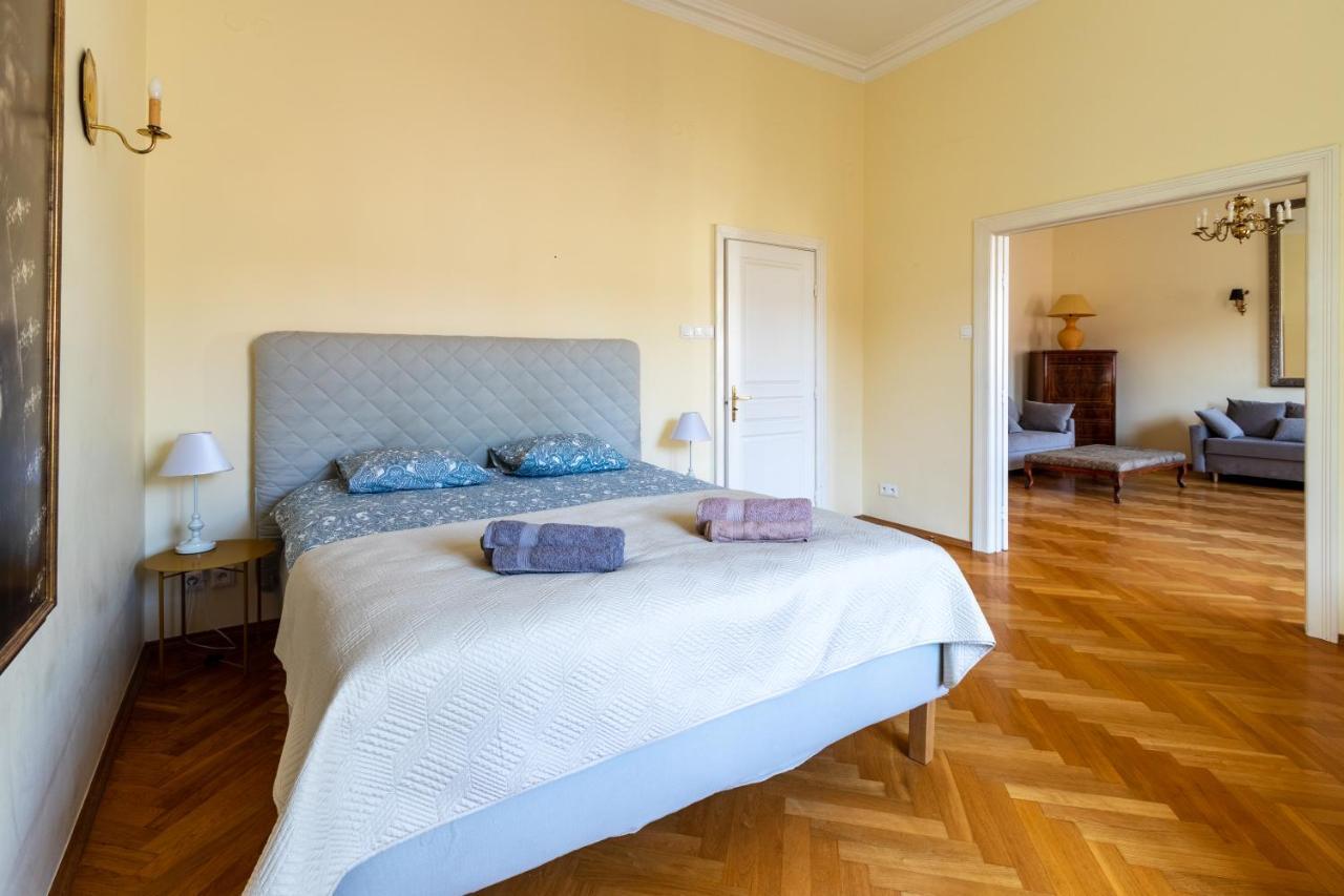Apartament Luster I Obrazow Varsavia Esterno foto
