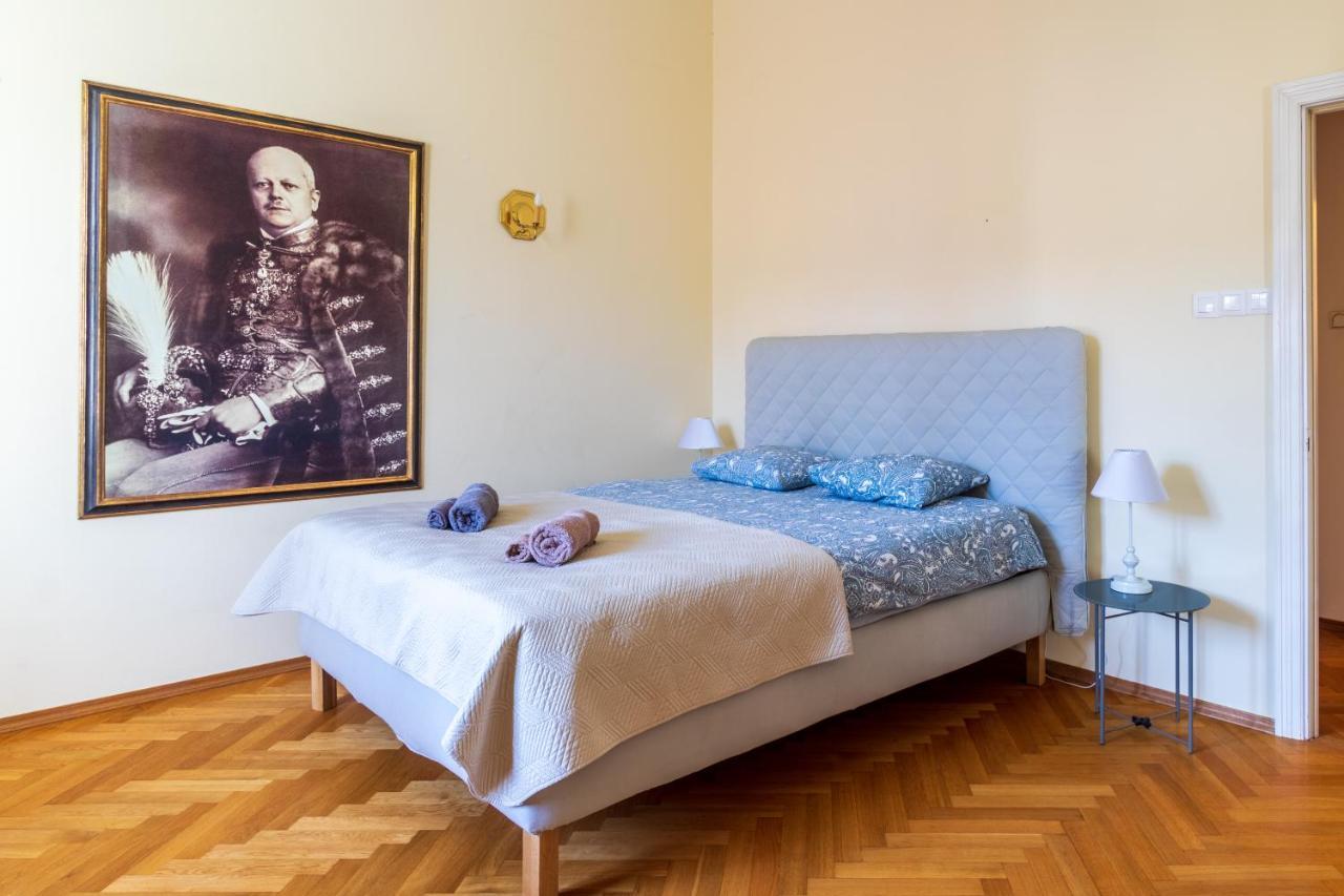 Apartament Luster I Obrazow Varsavia Esterno foto